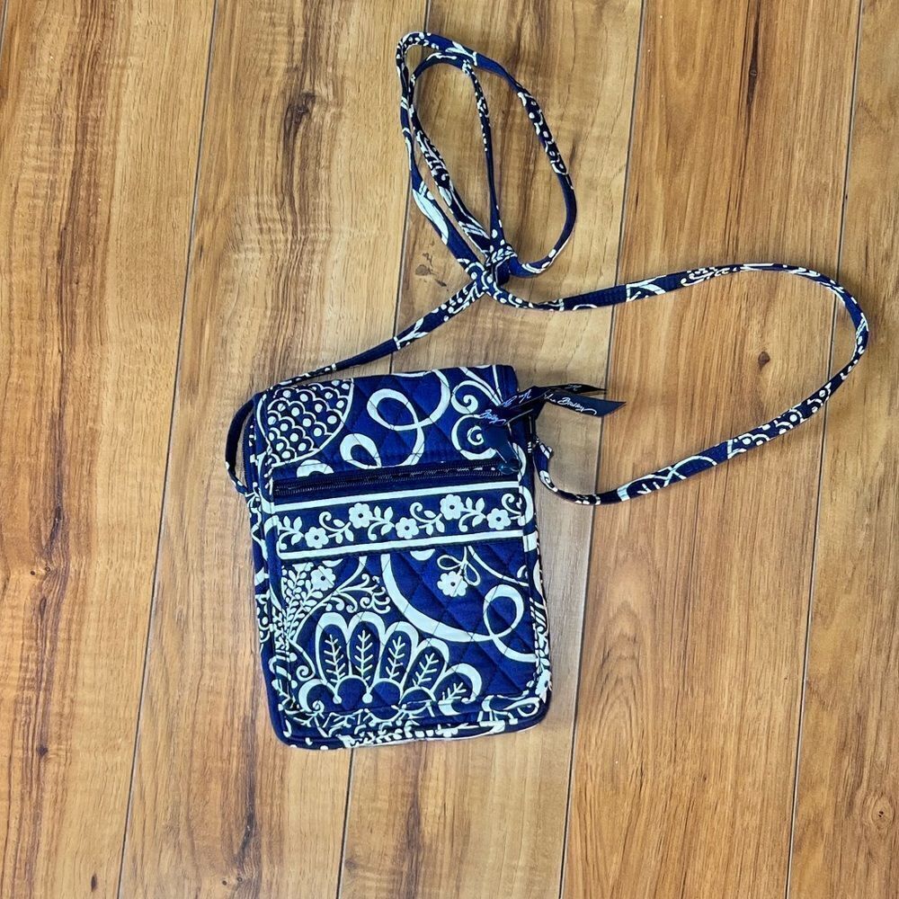 Vera Bradley Bags - Picture 6 of 15